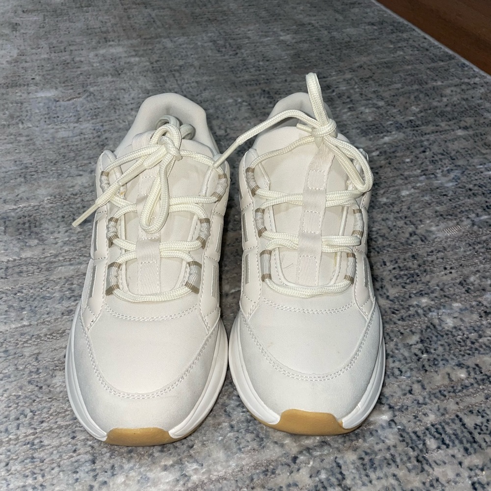 Zara beige sneaker